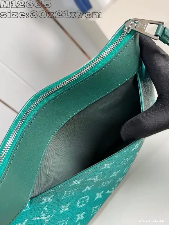 Official oldcobbler SOUPLE-30*21*7.5CM POCHETTE VOYAGE VUITTON LOUIS 0604